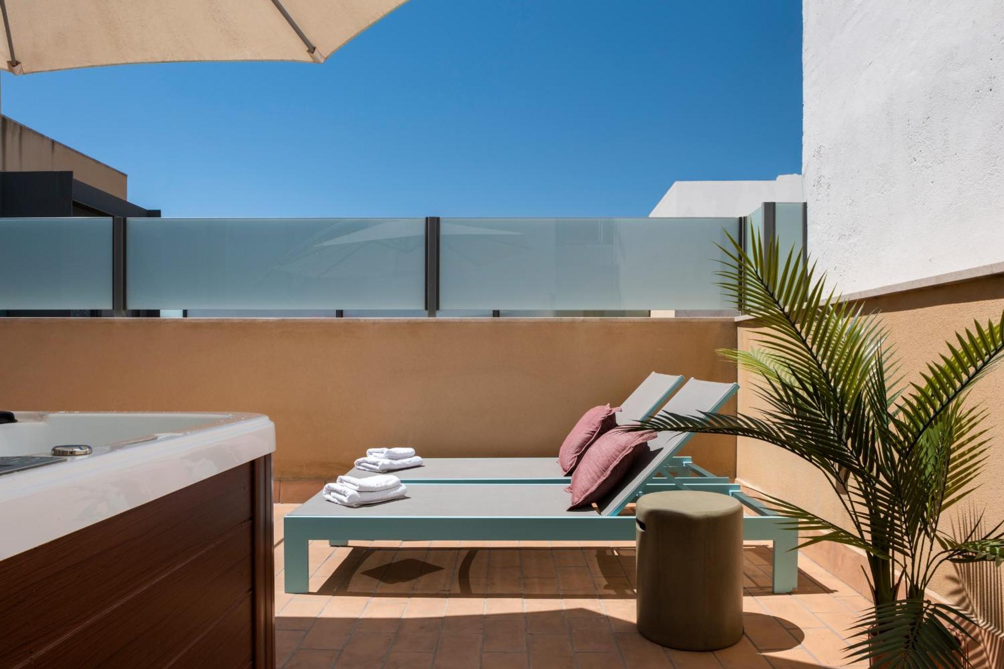 Suites Maestranza - Herreria By Magno Apartments Seville Luaran gambar
